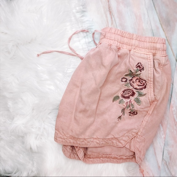 New Look Embroidered Runner Shorts - Picture 5 of 7